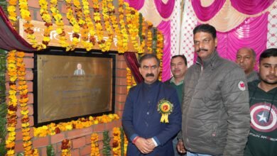 Photo of मुख्यमंत्री ने हमीरपुर जिले के गलौड़ में ‘सरकार गांव के द्वार’ कार्यक्रम का शुभारंभ किया।   आत्मनिर्भर गांवों से ही मुख्यमंत्री की आत्मनिर्भर हिमाचल की परिकल्पना होगी साकार