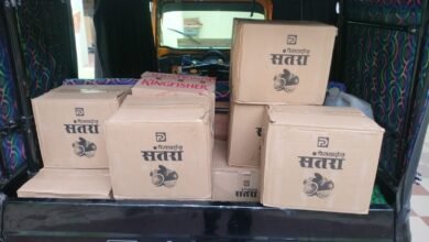 Photo of सोलन के चंबाघाट में एक ऑटो से पुलिस ने 120 बोतल देसी शराब संतरा ब्रांड की बरामद