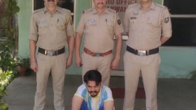 Photo of पुलिस ने परवानू मे लोगो के घरों से पानी के मीटर चोरी करने का  किया गिरफ्तार