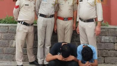 Photo of सोलन : पुलिस ने पकड़े कसौली क्षेत्र के दो चिट्टा सप्लायर , आल्टो के-10 भी सीज