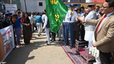 Photo of राज्यपाल ने रोहड़ू से नशा विरोधी जागरूकता अभियान को दिखाई हरी झंडी