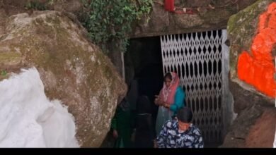 Photo of रहस्यमयी पांडव गुफा: करोल पर्वत की गोद में छुपा देवताओं और पांडवों का तपस्थल