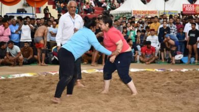 Photo of मां शूलिनी के राज्य स्तरीय मेले में दंगल — आकर्षण बनी महिलाओं की कुश्ती