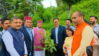 Photo of पौधारोपण, प्रदर्शन, मॉक पार्लियामेंट और संगोष्ठी के माध्यम से केंद्रीय मंत्री रिजिजू ने मनाए आपातकाल के 50 वर्ष  • मॉक पार्लियामेंट में कॉलेज और स्कूलों के युवाओं ने लिया भाग  • आपातकाल के समय जेल केट चुके प्रहरियों को केंद्र मंत्री ने किया सम्मानित