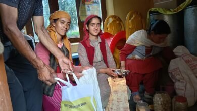 Photo of प्राकृतिक आपदा में आंगनबाड़ी कार्यकर्ताओं ने निभाई अहम जिम्मेदारी 4,782 लाभार्थियों को घर-घर पहुँचाया गया पोषणयुक्त राशन 10 आंगनबाड़ी कार्यकर्ताओं के मकान आपदा में हुए क्षतिग्रस्त