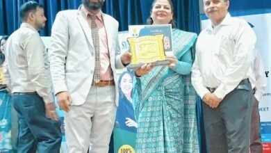 Photo of गुरुकुल इंटरनेशनल सीनियर सेकेंडरी स्कूल में शिक्षा के आकाश पर एक और सितारा — डॉ. लखविंदर कौर अरोड़ा को दो प्रतिष्ठित राष्ट्रीय पुरस्कारों से किया गया सम्मानित