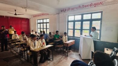 Photo of “नशे के खिलाफ सोलन पुलिस की अनोखी पहल: स्कूलों को गोद लेकर युवाओं को किया जागरूक”