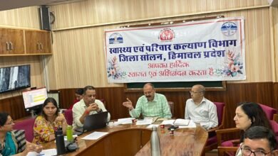 Photo of डेंगू, स्क्रब टाइफस एवं विभिन्न जल जनित रोगों के सम्बन्ध में ग्राम स्तर तक लोगों को करें जागरूक – डॉ. अजय पाठक