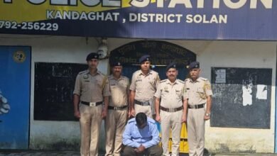 Photo of जिला सोलन पुलिस की बड़ी कार्रवाई, 2 किलो चरस सहित आरोपी गिरफ्तार