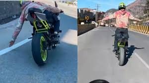 Photo of सड़कों पर फोटो-वीडियो बनाने पर बैन, हादसे रोकने को पुलिस का सख्त कदम — स्टंटबाजों पर अब होगी कड़ी कार्रवाई