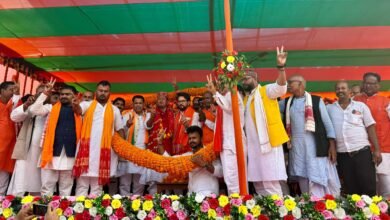 Photo of देश में लालू परिवार इकलौता जिसे सपरिवार मिलते हैं कोर्ट के नोटिस: अनुराग सिंह ठाकुर 