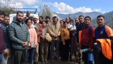 Photo of शिकारी माता मंदिर से लौटते समय लापता हुआ परिवार सकुशल मिला प्रशासन, एसडीआरएफ और पुलिस के संयुक्त अभियान से सुबह मिली सफलता
