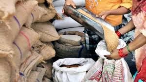 Photo of हिमाचल में बड़ा फैसला: सालाना 6 लाख से अधिक कमाने वालों का सस्ता राशन बंद, 5 लाख कार्ड होंगे ब्लॉक