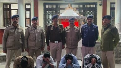 Photo of कसौली में 62 ग्राम चिट्टा सहित चार युवक गिरफ्तार — सोलन पुलिस की बड़ी कार्रवाई, पंजाब से लाई गई थी हेरोइन
