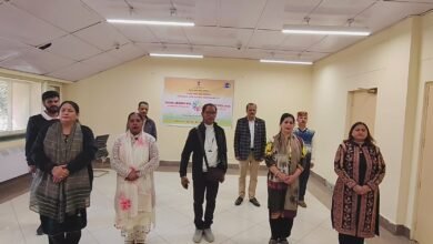 Photo of *वंदे मातरम गीत के 150 वर्ष पूरे होने पर पीआईबी सहित केंद्रीय कार्यालयों में सामूहिक गायन*