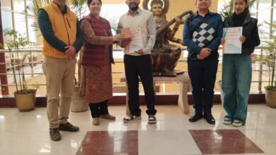 Photo of एल.आर. इंस्टीट्यूट ऑफ फार्मेसी के छात्रों ने बाज़ी मारी, ई–पोस्टर इवेंट में प्रथम स्थान