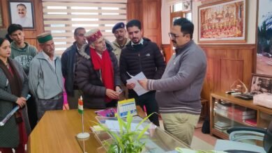 Photo of सोलन में मजदूर-किसान एकता का प्रदर्शन: श्रम संहिताओं की प्रतियां जलाईं, MSP व संवैधानिक अधिकारों की मांग तेज