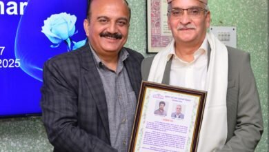 Photo of डीआईपीआर ने सुपरिंटेंडेंट ग्रेड-वन वीरेंद्र ठाकुर को दी भावपूर्ण विदाई