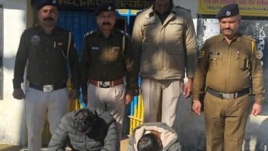 Photo of कंडाघाट पुलिस की बड़ी कार्रवाई: 413 ग्राम चरस बरामद, दो तस्कर गिरफ्तार — टैक्सी डिज़ायर भी जब्त