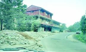 Photo of धर्मशाला-शिमला NH पर जमीन विवाद गहराया, चार महीने से वन-वे सड़क से बढ़ा खतरा