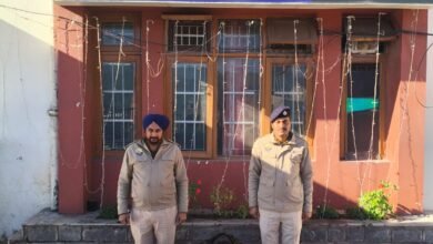 Photo of न्यायालय से फरार घोषित भगोड़ा आरोपी गिरफ्तार, सोलन बस स्टैंड से दबोचा गया वीरेंद्र उर्फ बाबू