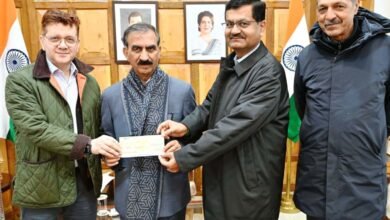 Photo of सुप्रीम आउटफिट प्राइवेट लिमिटेड ने राज्य पुनर्वास कार्यों के लिए 10 लाख रुपये का योगदान दिया