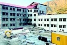 Photo of सोलन में बन रहे बहुमंजिला सुपरस्पेशलिटी अस्पताल पर मंत्री सख्त, अधिकारियों को दी समयसीमा की याद