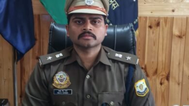 Photo of सोलन पुलिस के नए कप्तान एस. टी. वर्मा बोले – कानून व्यवस्था और नशे पर सख्त कार्रवाई प्राथमिकता