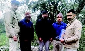 Photo of बद्दी में दो घटनाएं: अवैध हथियार सहित आरोपी गिरफ्तार, झंडा चढ़ाते समय करंट लगने से युवक की मौत