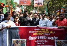 Photo of सोनिया गांधी का सबरीमाला सोना घोटाले के अभियुक्त से मिलना संदेहास्पद: अनुराग सिंह ठाकुर 