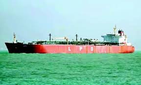 Photo of होर्मुज संकट के बीच राहत: LPG Ship Shivalik 46,000 टन गैस लेकर भारत पहुंचा, ईरान-अमेरिका तनाव और नाटो में बढ़ी दरार