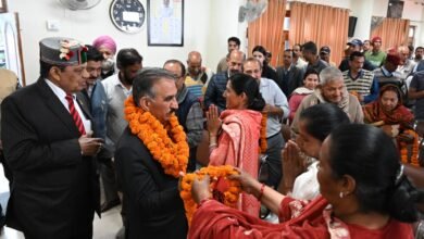 Photo of कंडाघाट प्रतिनिधिमंडल ने CM से की मुलाकात, BJP नेता गुरविंदर सिंह समर्थकों सहित कांग्रेस में शामिल