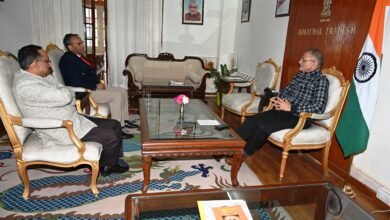 Photo of राज्यपाल Kavinder Gupta से मिले मुख्य सचिव और DGP, प्रशासन व कानून-व्यवस्था पर हुई अहम चर्चा