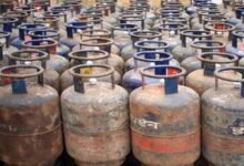 Photo of प्रदेश में गैस की सप्लाई लेकर पहुंची 105 गाडिय़ां, 11 जिलों के लिए भेजे 35910 सिलेंडर