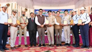 Photo of R. S. Bali ने उत्कृष्ट सेवाओं पर किया सम्मान, सोलन हिमाचल दिवस समारोह में अधिकारियों-कर्मचारियों को मिला गौरव