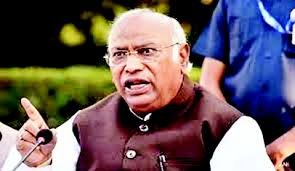 Photo of विपक्ष महिला आरक्षण के साथ परिसीमन का विरोध, खडग़े बोले, मौजूदा स्वरूप में बिल का विरोध करेगा विपक्ष