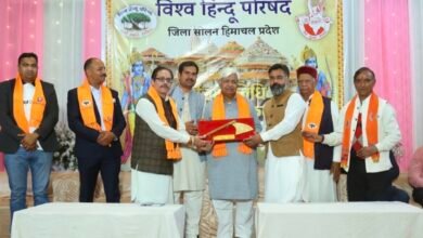 Photo of सोलन में मंदिरों की स्वतंत्रता की मांग, वीएचपी ने सरकार से नियंत्रण हटाने की उठाई आवाज