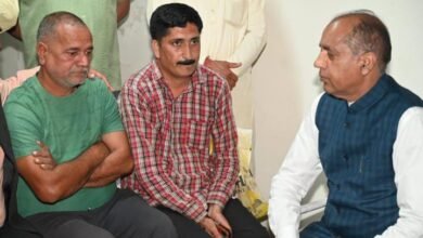 Photo of “हमारी सिया को काट दिया…!” पिता की चीख सुनकर रो पड़े जयराम ठाकुर, मंडी हत्याकांड पर फूटा गुस्सा