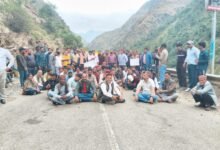 Photo of राख ले पास पर चक्का जाम: एनएच 154-A की बदहाल स्थिति पर विधायक डॉ. जनक राज का तीखा विरोध