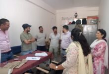 Photo of अतिरिक्त उपायुक्त राहुल जैन ने कंडाघाट में मतदान केन्द्रों का किया निरीक्षण