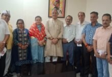Photo of योग और प्राकृतिक चिकित्सा पर आधारित डॉ. जैन की पुस्तक का राज्यपाल ने किया विमोचन