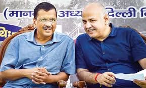 Photo of केजरीवाल-सिसोदिया समेत कई आप नेताओं को नोटिस, जज के खिलाफ अपमानजनक पोस्ट से जुड़ा है मामला