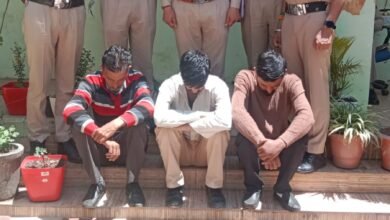 Photo of सोलन में चिट्टा तस्करी का भंडाफोड़: जीरकपुर से मुख्य सप्लायर गिरफ्तार, 4 आरोपी दबोचे