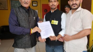 Photo of नौणी विश्वविद्यालय VC नियुक्ति पर बवाल, एबीवीपी ने CBI मामलों का हवाला देकर राज्यपाल को सौंपा ज्ञापन