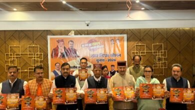 Photo of सोलन में विधायक, मंत्री और नगर निगम में कांग्रेस की सत्ता फिर भी जनता मूलभूत सुविधाओं को तरसी : डॉ. राजीव बिंदल