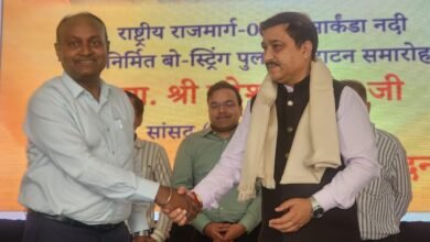 Photo of ₹20 करोड़ की लागत से बने खजूरना पुल का सांसद सुरेश कश्यप ने किया लोकार्पण