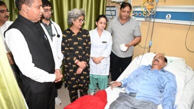 Photo of भाजपा नेताओं ने आईजीएमसी में हर्ष महाजन का कुशलक्षेम जाना, शीघ्र स्वास्थ्य लाभ की कामना की