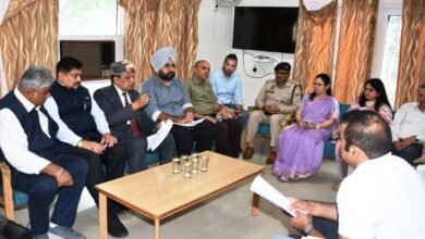 Photo of राजमार्ग और ज़िला की अन्य सड़कें किसानों-बागवानों की आर्थिकी को सुदृढ़ करने में महत्वपूर्ण – डॉ. शांडिल