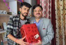 Photo of 🚀 ‘आकाश’ को मिली नई उड़ान: मुख्यमंत्री सुखाश्रय योजना से खोली मोबाइल रिपेयर शॉप, बना आत्मनिर्भर