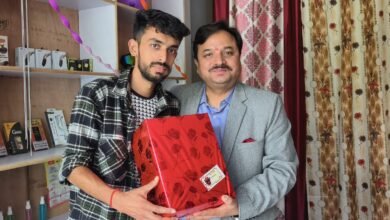Photo of 🚀 ‘आकाश’ को मिली नई उड़ान: मुख्यमंत्री सुखाश्रय योजना से खोली मोबाइल रिपेयर शॉप, बना आत्मनिर्भर